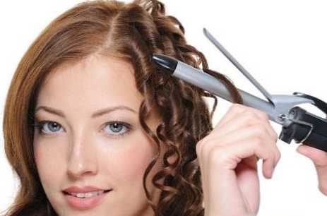 Bagaimana cara menggulung rambut dengan curling iron?