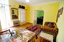 Apartemen mana yang lebih baik untuk membeli tiga rubel kecil atau sepotong kopeck besar?