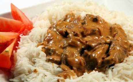 Perbedaan antara stroganoff daging sapi dan gulai