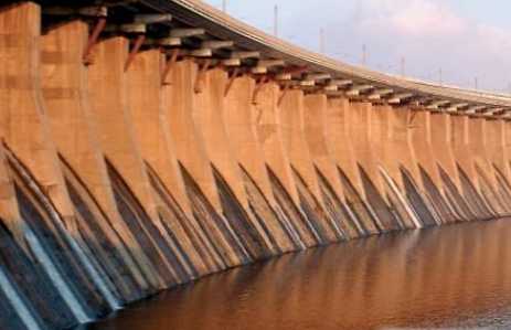 Razlika između brane i brane