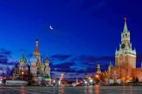 Różnica między Petersburgiem a Moskwą