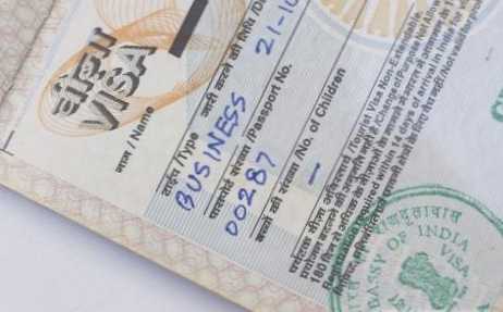 Perbedaan antara turis dan visa bisnis