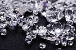 Jaký je rozdíl mezi diamantem a diamantem?