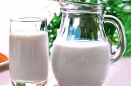 Чим відрізняється незбиране молоко від нормалізованого