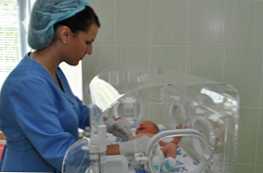 Kakšna je razlika med perinatalnim centrom in porodnišnico