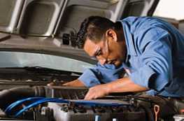 Jaký je rozdíl mezi technikem a automechanikem?