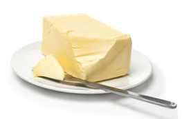 Jaký je rozdíl mezi vlastnostmi másla a rolnického oleje a rozdíly
