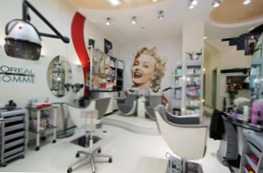 Jak se liší kosmetický salon od kadeřnictví?