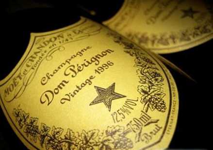 Rozdiel medzi šampanským a šumivým vínom