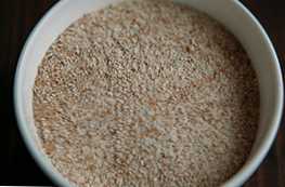 Каква е разликата между обеленото и тапетно ​​брашно?