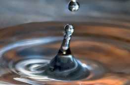 Jaký je rozdíl mezi tvrdou vodou a měkkou vodou?